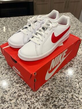 Nike Women’s Court Royale Sneakers size 8.5